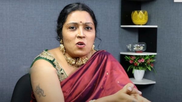 குடிகாரன் கிட்ட தனியா மாட்டிக்கிட்டேன்.. பின்னாடியே வந்து ரேட் கேட்டான்.. காயத்ரி பேட்டி!