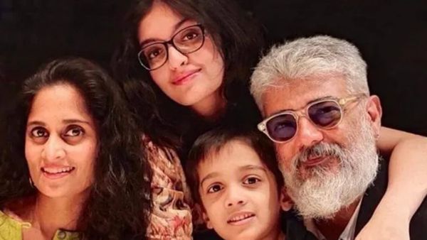 Ajith: மகனுக்காக ஃபுட் பால் கிரவுண்டில் களமிறங்கிய அஜித்... ஷாலினி மட்டும் என்ன சும்மாவா..?