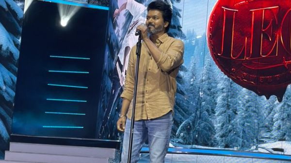 Leo Vijay Speech: இந்த உடம்பு தோலை உங்களுக்கு செருப்பா தச்சு போட்டாக் கூட பத்தாது.. விஜய் உருக்கம்!