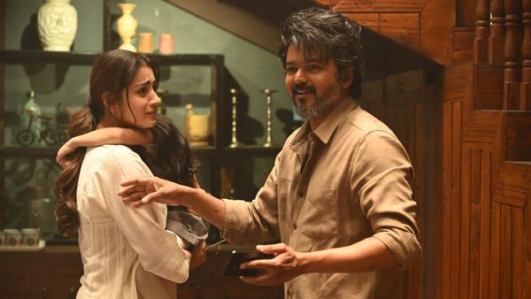 Leo OTT release: போஸ்டர் அடி.. அண்ணன் ரெடி.. நெட்பிளிக்ஸ் ஓடிடியில் இன்று லியோ டே.. ரசிகர்கள் குஷி!