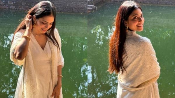 Malavika Mohanan: குளக்கரையில் காத்திருக்கும் தேவதை.. மாளவிகா மோகனனின் காத்திருப்பு யாருக்கோ!