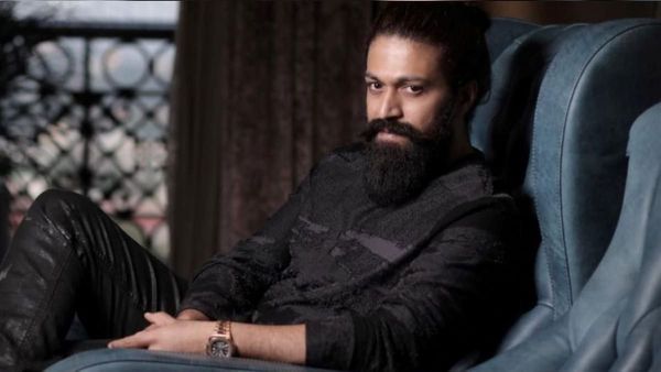 Actor Yash: யாஷ் படத்தை இயக்கும் கீது மோகன்தாஸ்.. சூட்டிங் அப்டேட் இதோ!