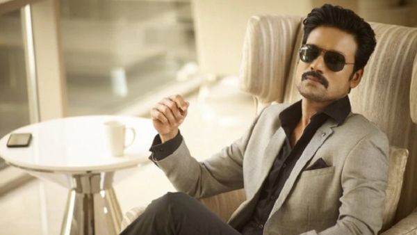 காதலி கொடுத்த பார்ட்டி.. வாழ்க்கையை மாற்றிய போன்கால்.. காதல் தோல்வி.. திருமணம் செய்யாத எஸ்ஜே சூர்யா!