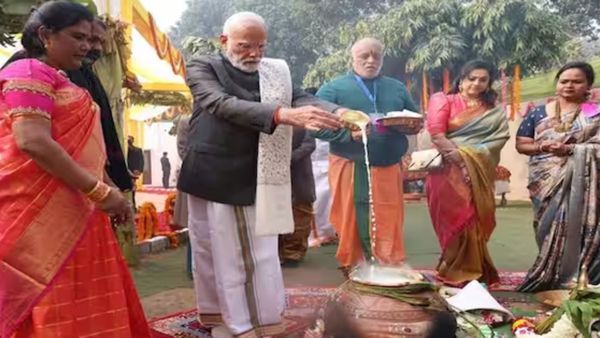 Meena - அரசியலில் குதித்துவிட்டாரா மீனா?.. பாஜகவில் இணைந்துவிட்டாரா?.. ட்ரெண்டாகும் புகைப்படம்