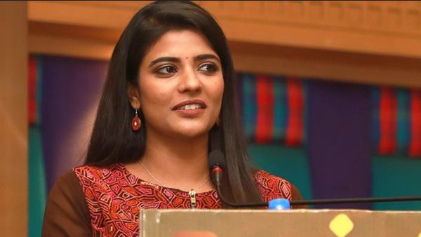 Aishwarya Rajesh - அமைச்சர் ரொம்பவே அழகாக இருக்கிறார்.. மேடையில் ஓபனாக பேசிய ஐஸ்வர்யா ராஜேஷ்