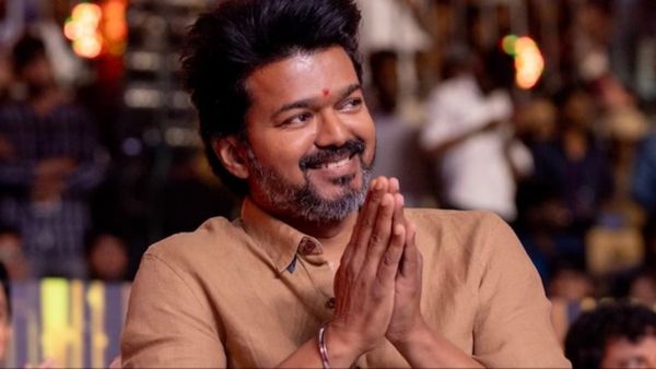 தளபதி 69 தான் கடைசி.. அரசியலில் அடியெடுத்து வைத்த விஜய்.. படையெடுத்து வாழ்த்து சொல்லும் பிரபலங்கள்!