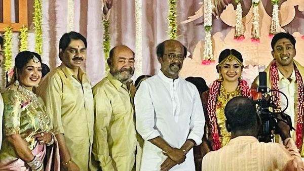 விஜயகுமார் பேத்தி காலில் விழுந்த மாப்பிள்ளை.. திருமண விழாவில் நடந்த சுவாரஸ்ய சம்பவம்.. செம!