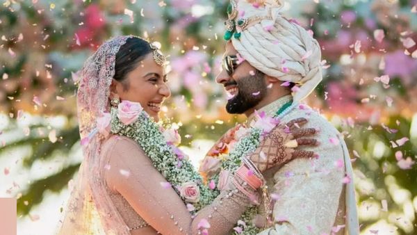ஆட்டம் பாட்டத்துடன் நடந்த ரகுல் ப்ரீத் சிங் திருமணம்..ஒன்று திரண்டு வாழ்த்திய பிரபலங்கள்!