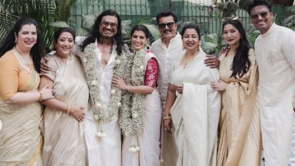 Varalaxmi Sarathkumar: வரலட்சுமி சரத்குமாருக்கு நடந்து முடிந்த நிச்சயதார்த்தம்.. விரைவில் திருமணம்!