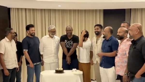 Aadujeevitham: கனவு நனவான தருணம்.. ஆடு ஜீவிதம் ரிலீசை கேக் வெட்டி கொண்டாடிய படக்குழு!