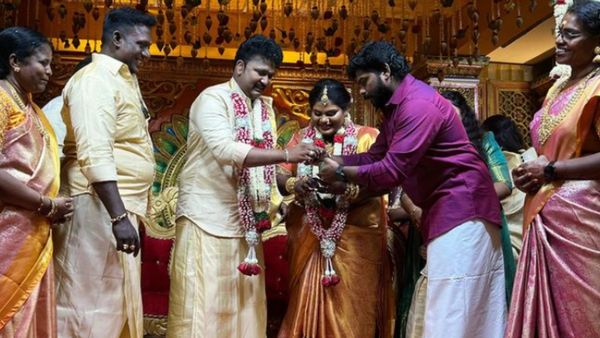 ரோபோ ஷங்கர் மகள் திருமணம் .. மாப்பிள்ளை தாலி கட்டினதும் கண்கலங்கிய இந்திரஜா!