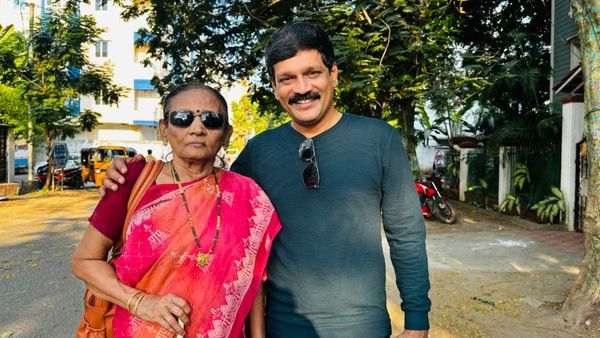 இவி.கணேஷ்பாபு இயக்கி, நடித்த வாக்காளர்களுக்கான விழிப்புணர்வு குறும்படம்