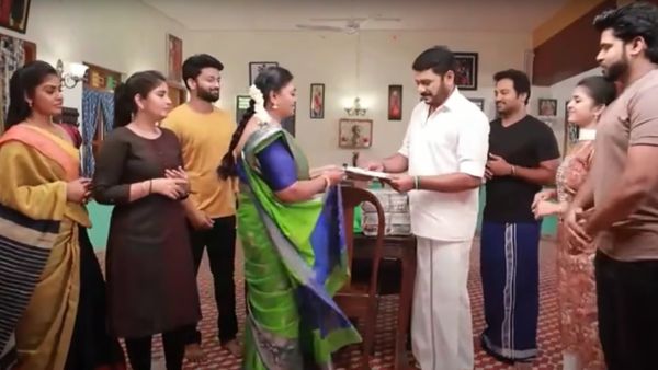 Pandian stores 2 Serial: சரவணன் -தங்கமயில் திருமண பத்திரிகை ரெடி.. உற்சாகத்தில் குடும்பத்தினர்!