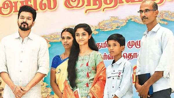 10ம் வகுப்பு, +2 மாணவர்களை சந்திக்க ரெடியான தளபதி விஜய்.. இந்த வருஷம் வைர நெக்லஸ் யாருக்கு!