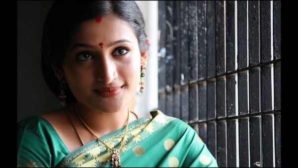 இந்த வயசுல இதுதேவையா? கணவர் சப்போர்ட் பண்ணல.. நடிகை சந்தோஷி பேட்டி!