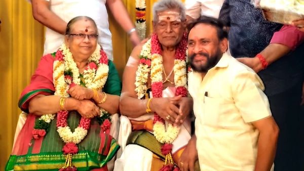 80 வயசு ஆகிடுச்சு.. டெல்லி கணேஷுக்கு நடைபெற்ற சதாபிஷேக விழா.. மனைவியோடு செம மாஸ் போஸ்!