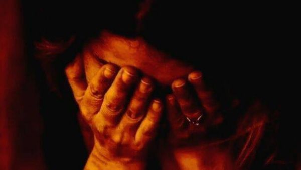 சீரியல் இயக்குநர் மீது குற்றம் சாட்டிய நடிகை.. மலையாள சின்னத்திரைக்கும் பரவும் பாலியல் குற்றசாட்டு!