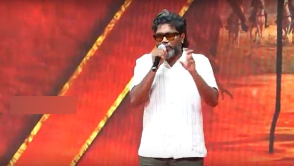 அம்மா அழாத அம்மா.. தங்கலான் விழாவில் பெற்ற தாயை தேற்றிய பா.இரஞ்சித்.. எமோஷனல் மொமண்ட்