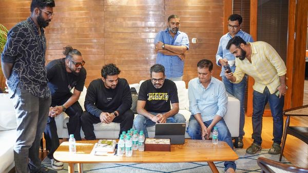 Tovino Thomas: டோவினோ தாமஸின் ARM படத்தின் டிரைலரை பார்த்து பாராட்டிய KGF இயக்குநர் பிரசாந்த் நீல்!