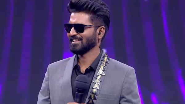 சொம்புக்கு பதிலாக செருப்பா.. மாகாபா ஆனந்த் பதிவால் எரிச்சலடைந்த ரசிகர்கள்!