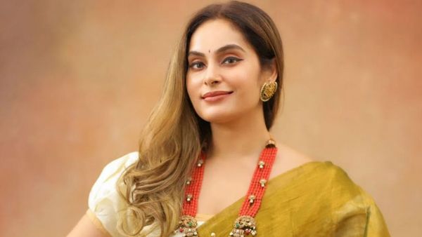 ஹிந்தி பிக்பாஸ்.. கெத்தாக சென்ற தமிழ் நடிகை.. சாதிப்பாரா?.. ரசிகர்கள் உச்சக்கட்ட ஆர்வம்