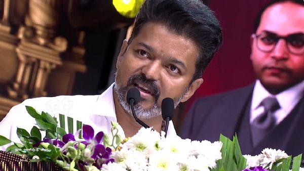 குட்டி கதை சொல்லுகிற விஜய்யா? 2026 தேர்தல் களம் இப்போதே சூடுபிடித்துவிட்டது.. பாராட்டிய பிரபலம்!