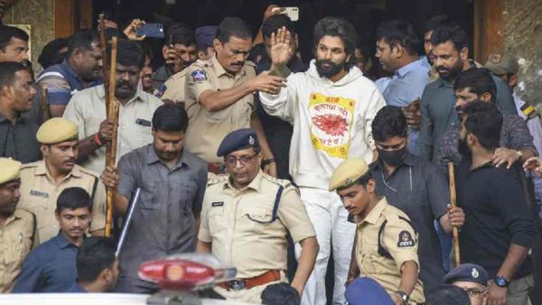 அல்லு அர்ஜுனுக்கு இடைக்கால ஜாமின் கிடைத்தது.. ஆனால், திங்கட்கிழமை வரை சிறையில் தான் இருக்கணுமாம்?