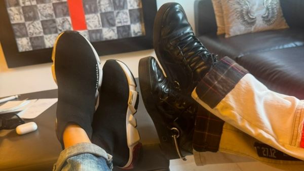 பிரைவேட் போட்டோவை வெளியிட்ட நடிகை.. டேட்டிங் போய் இருக்கீங்களா? சர்ச்சையான வாழ்த்து செய்தி!