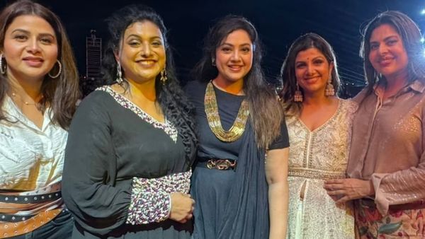 அட நம்ம 90ஸ் ஹீரோயின்ஸை பாருங்க.. மீனா போட்ட அட்டகாச போஸ்ட்.. அழகு இன்னமும் குறையலையே ப்பா