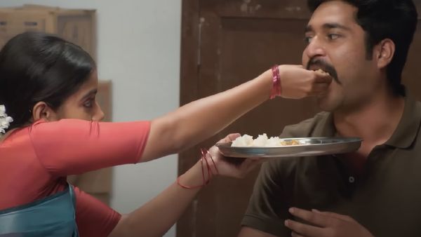 அய்யய்யோ நெஞ்சு அலையுதடி.. முத்துப்பாண்டி, இசக்கி இடையே நடந்த ரொமான்ஸ்.. அண்ணா சீரியல்!