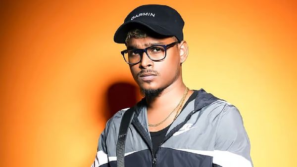 யார்ரா அந்த பையன் மேல புகாரா.. கஞ்சா வைச்சிருக்கியா.. போலீஸ் நிலையத்தில் அசல் கோலார்