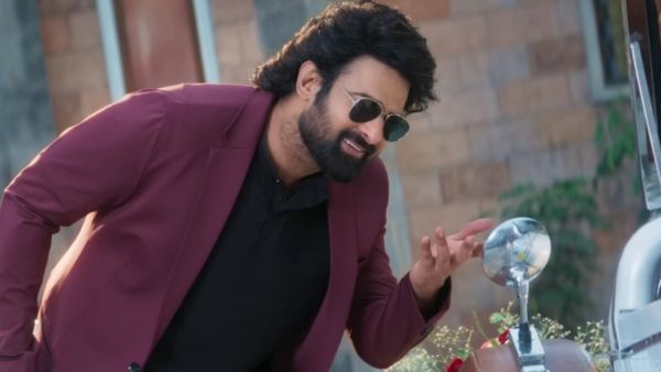 பிரபாஸ் வீட்டில் கிராண்ட் செலிப்ரேஷன்.. க்ரீன் சிக்னல் கொடுத்துட்டாராம்.. மாப்பிள்ளைக்கு வெட்கத்தை பாருங்க