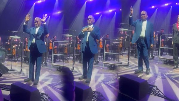 Ilayaraja: ஒன்றரை மணி நேர சிம்பொனி.. லண்டன் அதிர கைதட்டுகள்.. பாராட்டு மழையில் எமோஷனலான இளையராஜா!