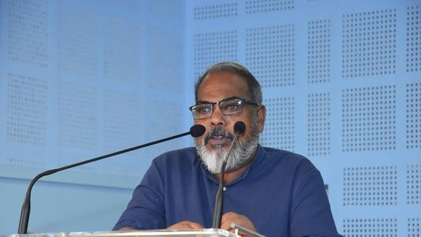 தனுஷ் பட இயக்குநர் மரணம்.. 90ஸ் கிட்ஸுகளுக்கு ஃபேவரைட் படங்கள் கொடுத்தவர்.. திரையுலகில் அதிர்ச்சி