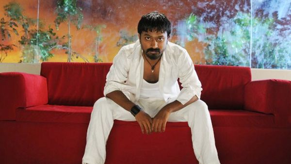 திருமணமாகி ஒரே வருடத்தில் விவாகரத்து.. வயது 47.. நடிகருக்கு ஜோராக நடந்த இரண்டாவது திருமணம்