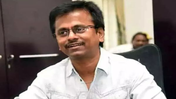 யப்பா ஏ.ஆர்.முருகதாஸ் குடும்பத்தோடு இந்த ஆட்டம் போடுறாரே.. செம குஷில இருக்காரு