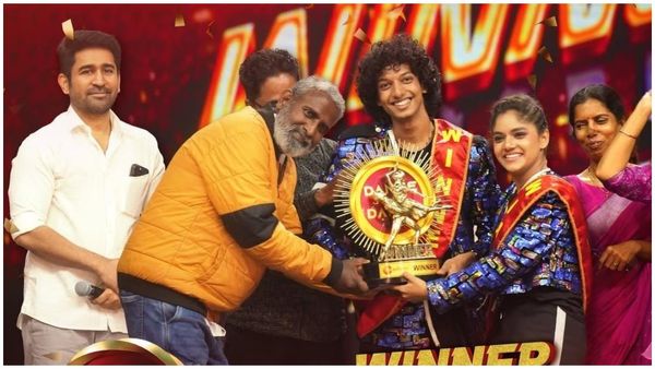 கோலாகலமாக நடந்த டான்ஸ் ஜோடி டான்ஸ் பைனல்.. முதல் பரிசை தட்டித்தூக்கிய ஜோடி!