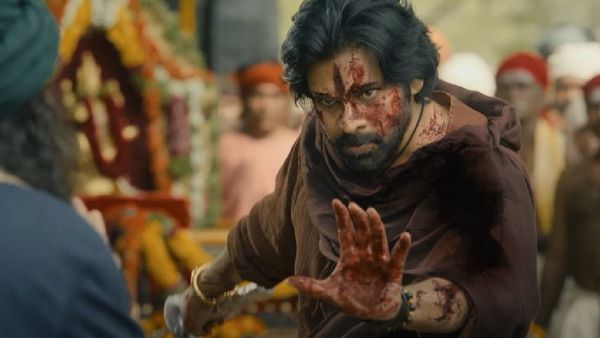 எனக்கு வேற வழி தெரியல ஆத்தா.. துணை முதல்வர் படத்துக்கு எகிறிய டிக்கெட் விலை.. பறக்கும் ட்ரோல்கள்!