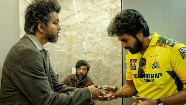 துப்பாக்கி கொடுத்த விஜய்யுடன் மோத விரும்பாத சிவகார்த்திகேயன்.. பராசக்தி ரிலீஸ் இந்த தேதியிலா?