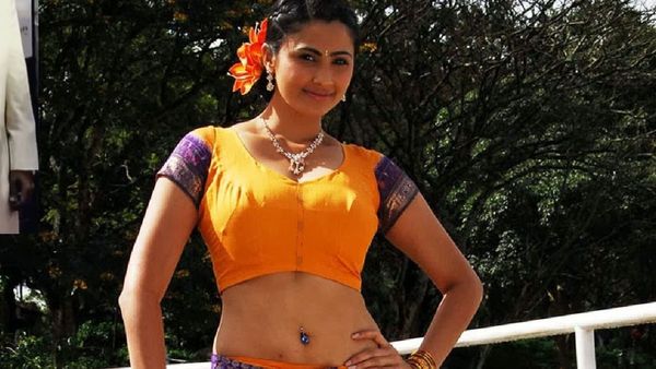 தென்னிந்திய சினிமாவில் தொப்புள் மோகம் அதிகம்.. சந்தித்த மோசமான அனுபவம்.. டெய்சி ஷா பகீர்!