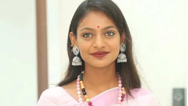 Monalisa: அடிச்சது ஜாக்பாட்.. கோடிகளில் குளிக்கிறாரா கும்பமேளா மோனாலிசா? அவரே ஓபனா பேசிட்டாரே!