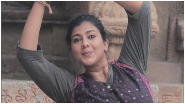 நடிகை ஸ்வர்ணமால்யா வீட்டிற்குள் திடீரென புகுந்த போலீஸ்.. நடந்தது என்ன?