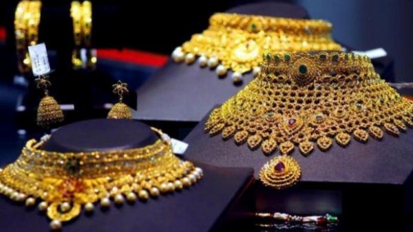 Gold Rate Today: சவரனுக்கு ரூ.3,360 குறைந்த தங்கம் விலை.. உடனே நகை கடைக்கு கிளம்புங்க.. 2வது நாளாக சரிவு!