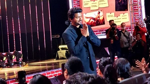 நீங்க என்ன ட்ரை பண்ணாலும் அழமாட்டேன்.. ஒட்டுமொத்த ரசிகர்களுக்கும் பல்பு கொடுத்த விஜய்.. டைமிங்ல அடிச்சிட்டாரு