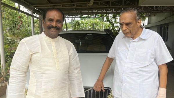 வைரமுத்துவுக்கு குறைந்த சம்பளம்.. சங்கடமாகி ஏவிஎம் சரவணன் செய்த சூப்பர் செயல்.. உருகும் கவிப்பேரரசு