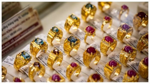 Gold Rate: சென்னையில் தங்கம் விலை வரலாறு காணாத அளவுக்கு உயர்வு! 2 நாளில் சவரனுக்கு ரூ 4160 எகிறியது