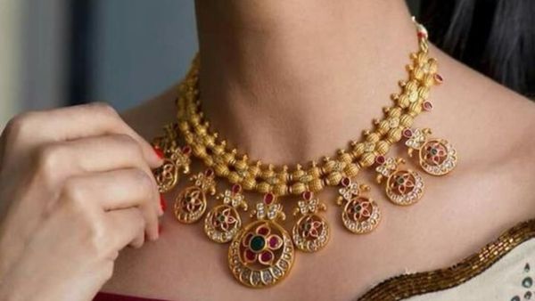 தொடர்ந்து 5ஆவது நாளாக உயரும் தங்கம் விலை!! ஜனவரி மாதத்திலேயே பெரிய ஆட்டம் இருக்கு!!