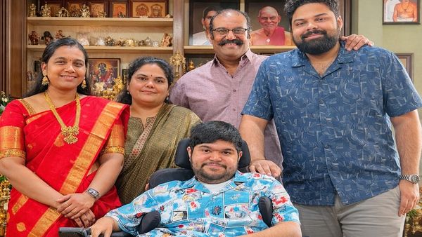 நெப்போலியன் மருமகளின் புத்தாண்டு கொண்டாட்டம்.. செம ஹேப்பியா இருக்காங்க.. சுத்தி போடுங்க