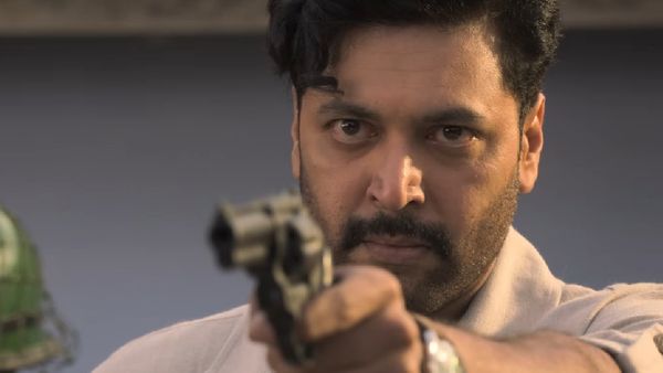 Ravi Mohan: பராசக்தி வில்லனாக மிரட்டி விட்ட ரவி மோகன்.. மனசாட்சியே இல்லாத வில்லன்னு நிரூபிச்சுட்டாரே