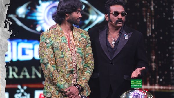 ரெட் கார்டு கமருதீனை பிக்பாஸ் மேடையேற்றிய விஜய் சேதுபதி.. பட்டாசு வெடித்து கொண்டாடிய ரசிகர்களுக்கு பல்பா?